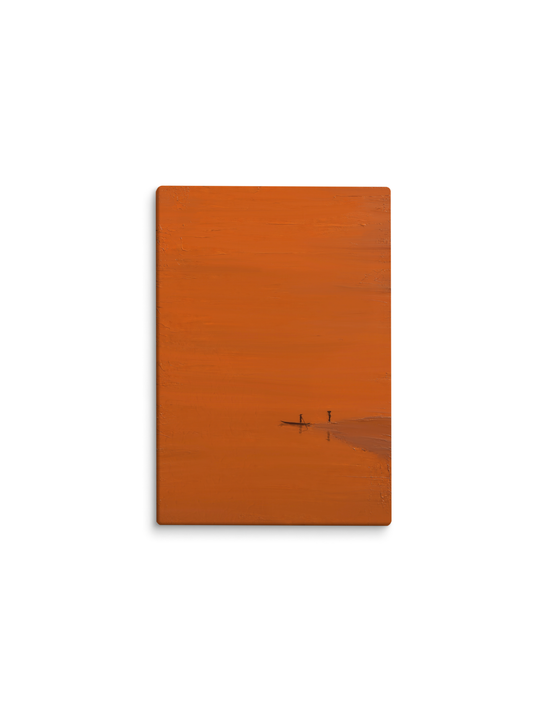 Duas pessoas pequenas em uma canoa à beira d'água, fundo laranja sólido – pintura original Entregue ao Vazio, inspirada na música Mala e Cuia de Flávio José