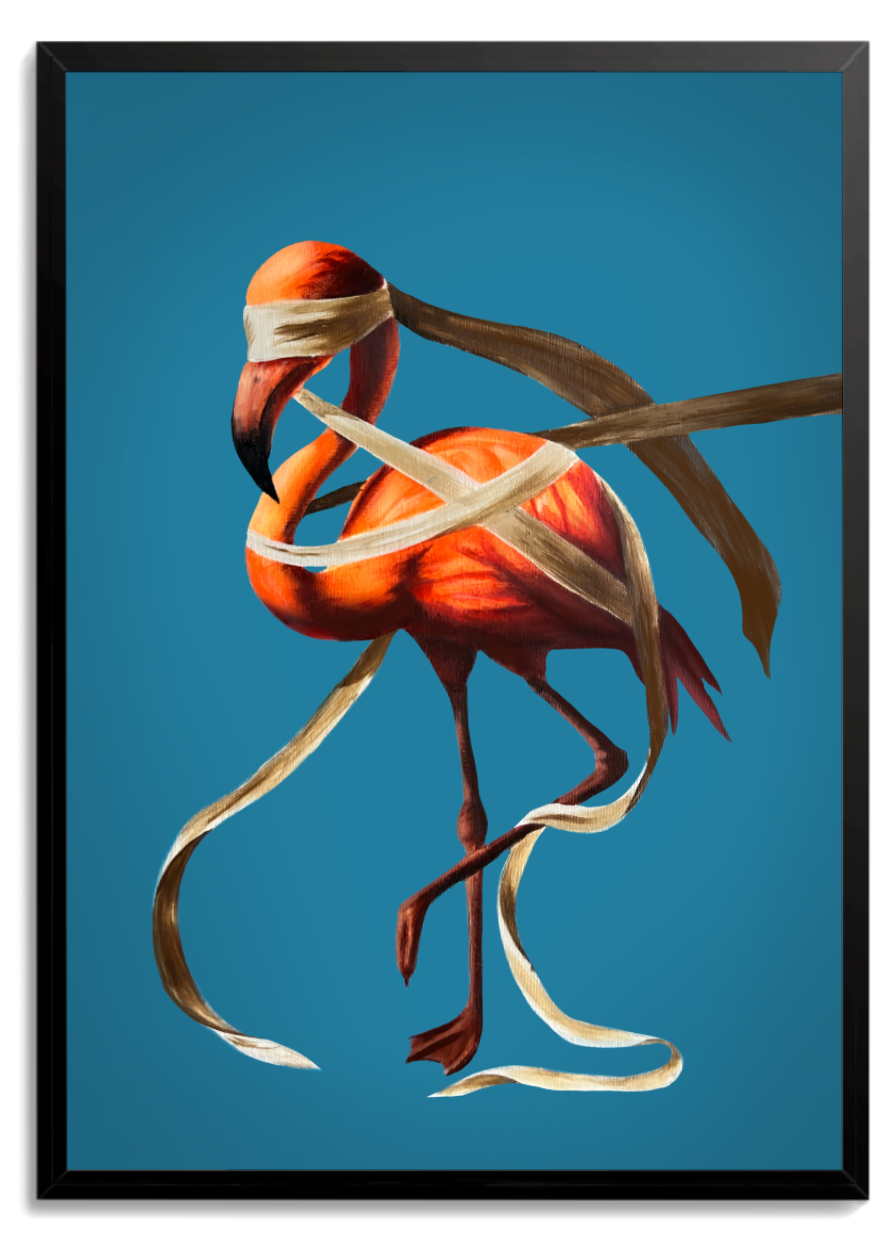Flamingo laranja com fitas douradas amarradas ao redor do corpo, fundo azul-petróleo – quadro decorativo Ilusão, inspirado na música Flamingos de Baco Exu do Blues